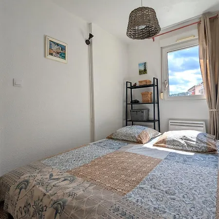 Centre : T2 Avec Loggia, Parking Securise Et Proche - Fr-1-420-61 Apartman