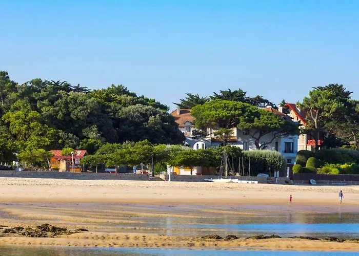 Centre : T2 Avec Loggia, Parking Sécurisé Et Proche - Fr-1-420-61