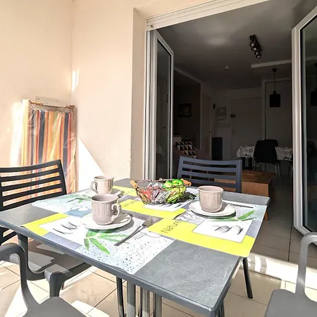 Centre : T2 Avec Loggia, Parking Sécurisé Et Proche - Fr-1-420-61 *